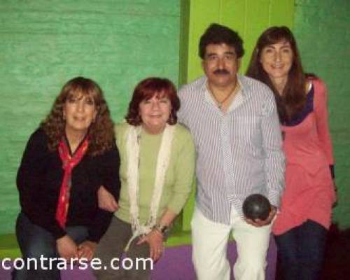 8798 3 EN EL OESTE LOS VIERNES JUGAMOS BOWLING Y POOL