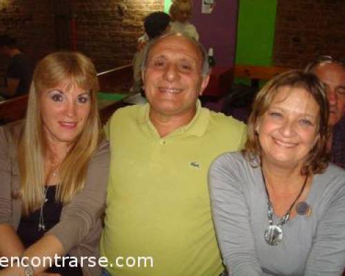 8798 7 EN EL OESTE LOS VIERNES JUGAMOS BOWLING Y POOL