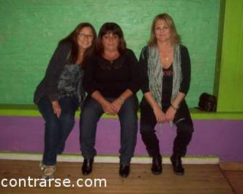 8798 9 EN EL OESTE LOS VIERNES JUGAMOS BOWLING Y POOL