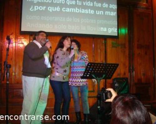 8812 10 VOLVEMOS A LOS VIERNES DE KARAOKE