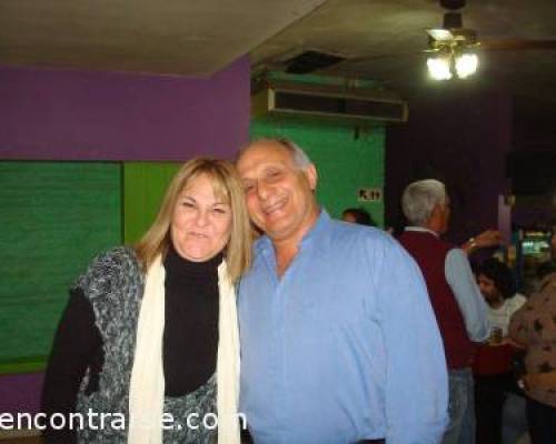 8877 3 EN EL OESTE LOS VIERNES JUGAMOS BOWLING Y POOL
