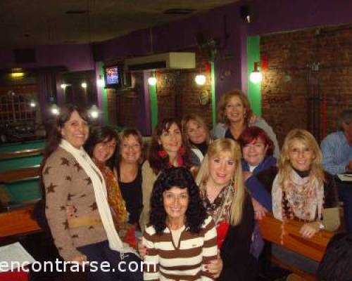 8877 6 EN EL OESTE LOS VIERNES JUGAMOS BOWLING Y POOL