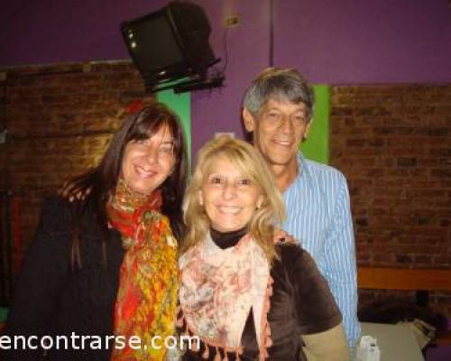 8877 8 EN EL OESTE LOS VIERNES JUGAMOS BOWLING Y POOL