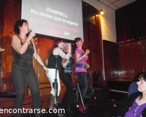 9064 30 ADOSAMOS AL KARAOKE EL CUMPLEAÑOS 