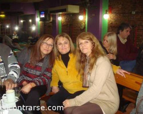 9124 4 EN EL OESTE LOS VIERNES JUGAMOS BOWLING Y POOL