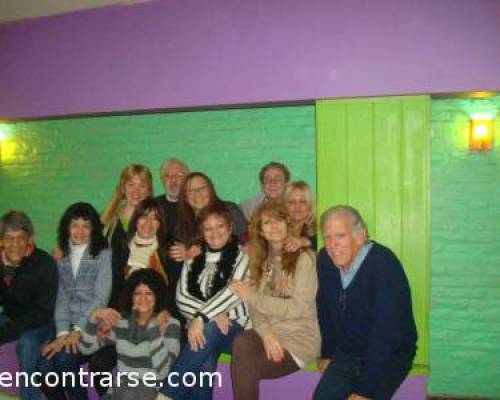 9124 5 EN EL OESTE LOS VIERNES JUGAMOS BOWLING Y POOL