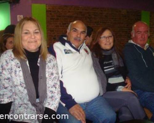 9164 2 EN EL OESTE LOS VIERNES JUGAMOS BOWLING Y POOL