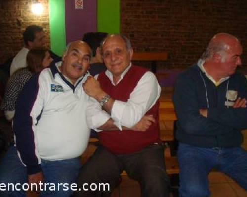 9164 4 EN EL OESTE LOS VIERNES JUGAMOS BOWLING Y POOL