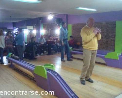 9254 12 EN EL OESTE LOS VIERNES JUGAMOS BOWLING Y POOL