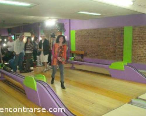 9371 10 EN EL OESTE LOS VIERNES JUGAMOS BOWLING Y POOL