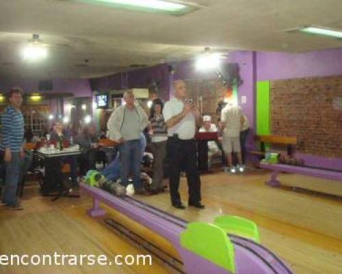 9371 11 EN EL OESTE LOS VIERNES JUGAMOS BOWLING Y POOL