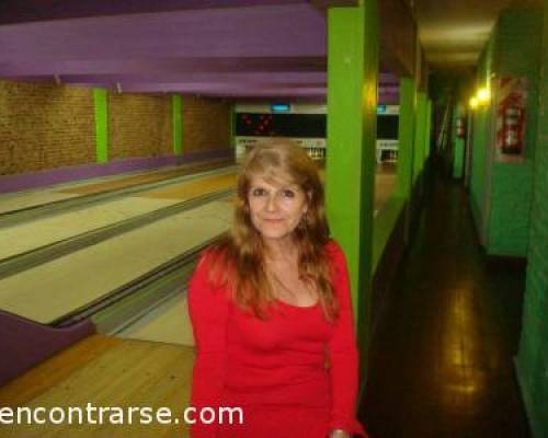 9371 6 EN EL OESTE LOS VIERNES JUGAMOS BOWLING Y POOL