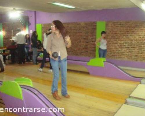 9371 8 EN EL OESTE LOS VIERNES JUGAMOS BOWLING Y POOL