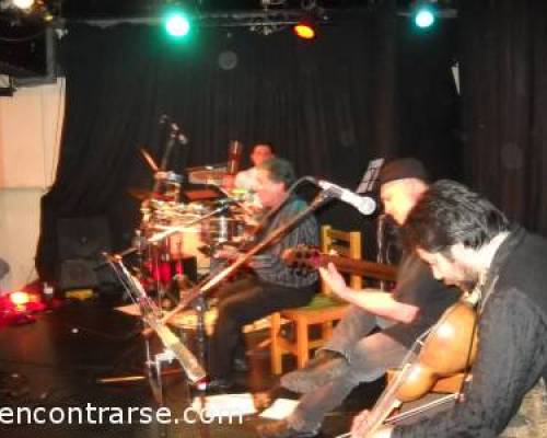 9443 15 !! NOCHE DE FOLKLORE CON AMIGOS!! LOS INVITO A  ESCUCHAR UN POCO DE FOLKLORE BIEN ARGENTINO Y AMERICANO...