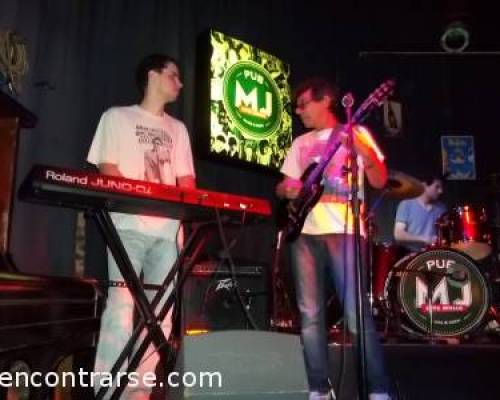 9461 5 NOcHe EntRe AmiGos y BLueS-