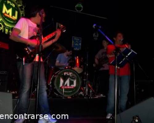 9461 6 NOcHe EntRe AmiGos y BLueS-