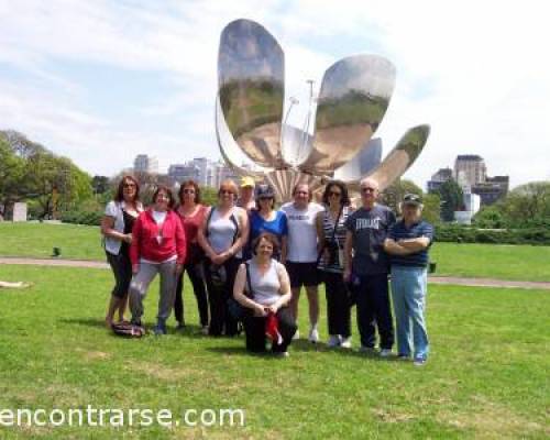 9563 2 Los domingos por la mañana CAMINATA EN RECOLETA - hacele caso a los Mayas, a caminar antes que se acabe el mundo!