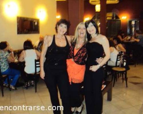 tres locas sueltas! :Encuentro Grupal CENA-SHOW-KARAOKE-BAILE