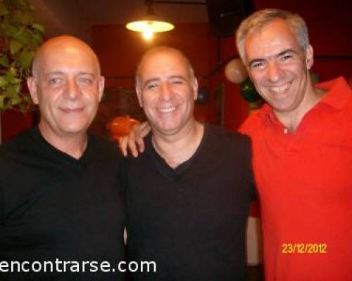 Encuentros Grupales (23/12/2012) :   Mario (el poesta) y yo festejamos nustros cumpleaños y nos saludamos por la próxima Navidad!!!