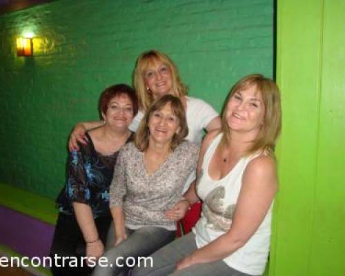 9706 1 EN EL OESTE LOS VIERNES JUGAMOS BOWLING Y POOL