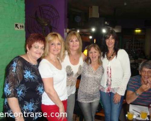 9706 3 EN EL OESTE LOS VIERNES JUGAMOS BOWLING Y POOL