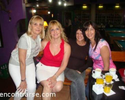 9756 3 EN EL OESTE LOS VIERNES JUGAMOS BOWLING Y POOL