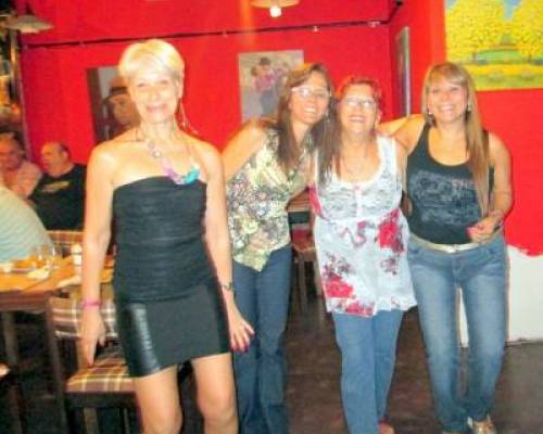 9788 72 CUMPLEAÑOS SORPRESA en el Club de Los Viernes y brindis por LA VIDA que nos permitió ENCONTRARNOS!!!
