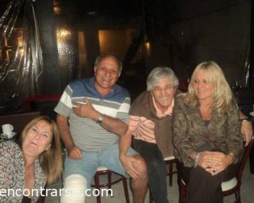 10039 10 NOS REUNIMOS PARA CHARLAR, COMER, CELEBRAR LOS CUMPLES Y BRINDAR!!! Ciudad