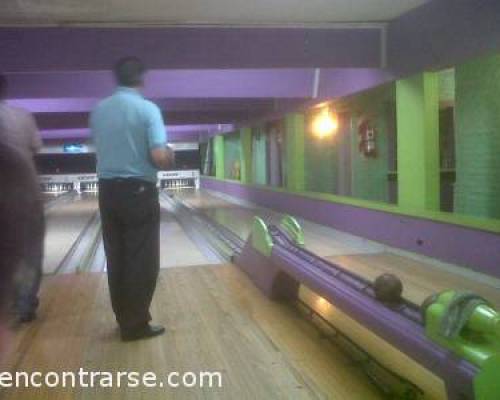 10340 5 EN EL OESTE LOS VIERNES JUGAMOS BOWLING Y POOL