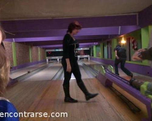 10361 7 EN EL OESTE LOS VIERNES JUGAMOS BOWLING Y POOL