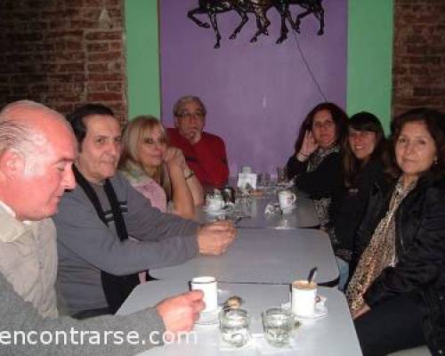 10639 7 La gente del oeste los viernes invitan a jugar Bowling en Ramos Mejia 