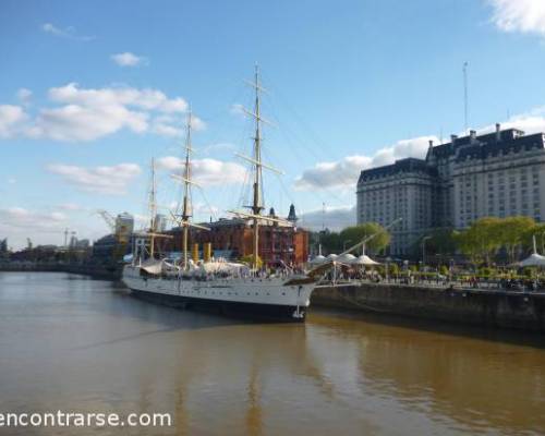 10888 18 PUERTO MADERO -Y BUQUE FRAGATA PRESIDENTE SARMIENTO -POR LA JONES  