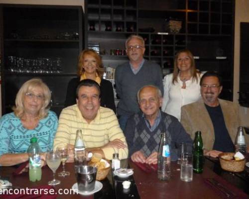 Qué linda foto !! :Encuentro Grupal LA TERTULIA DE LOS JUEVES EN DEVOTO EN QUATTRO MORI-(QM) 