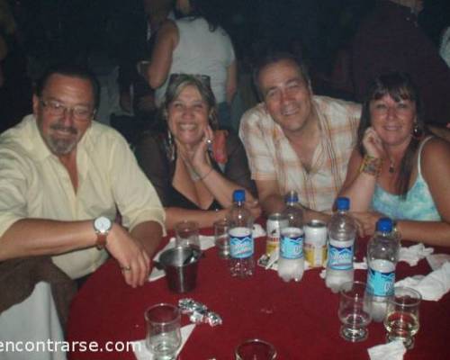 linda gente! :Encuentro Grupal FESTEJEMOS LA LLEGADA DEL DIA DE LA MADRE COMO SIEMPRE BAILANDO EN DEL PRADO !!!!!!