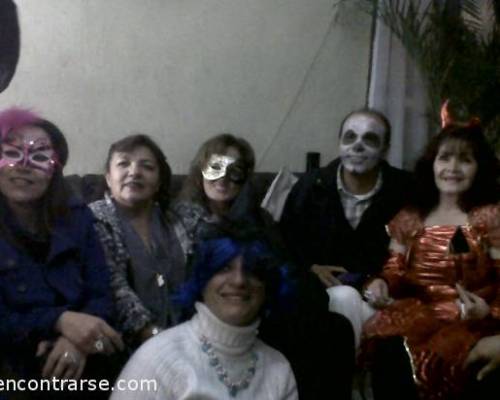 11062 28 Celebración de muertos (fiesta de disfraces)