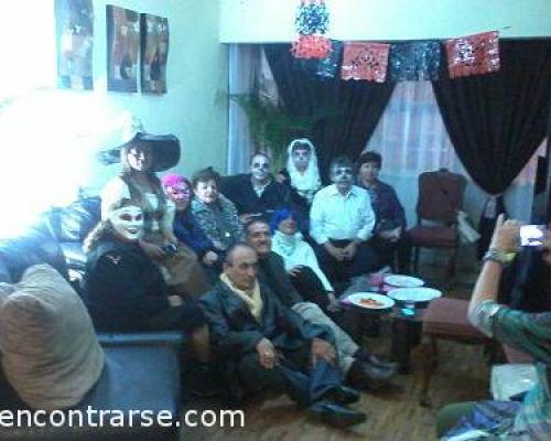 11062 7 Celebración de muertos (fiesta de disfraces)