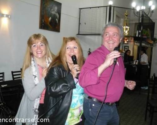 11138 28 VENI Y DIFRUTA DE NUESTRO KARAOKE Y BAILE EN EL CLUB OESTE CERCA DE TODOS