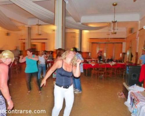 11395 26 ¡¡ FIESTA EN LA FALDA !! 