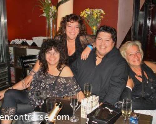 Hola chicassssssssssssss y Emilio :Encuentro Grupal CENA-SHOW-KARAOKE.BAILE