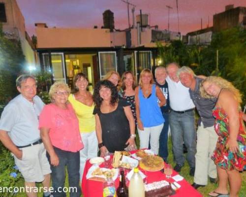 Como dice Besosi, siempre terminamos comiendo  :Encuentro Grupal Convocatoria a los Noteros a merendar 