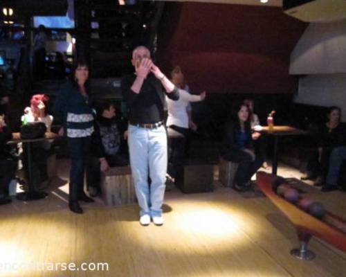 11976 18 JUGAMOS  AL BOWLING ENTRE AMIGOS!!!!!