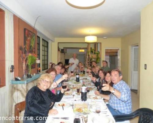 Hermosa mesa . Gracias por venir !!  :Encuentro Grupal Seder de Pesaj 