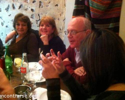 Marty siempre tiene discutiendo!! jaja.. :Encuentro Grupal Sábado.. Buen Cine en Belgrano!! 