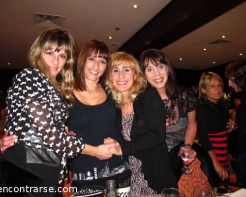 hay equipo  :Encuentro Grupal Cumple de Ceci en CHAMPS ELYSEES - Nuñez