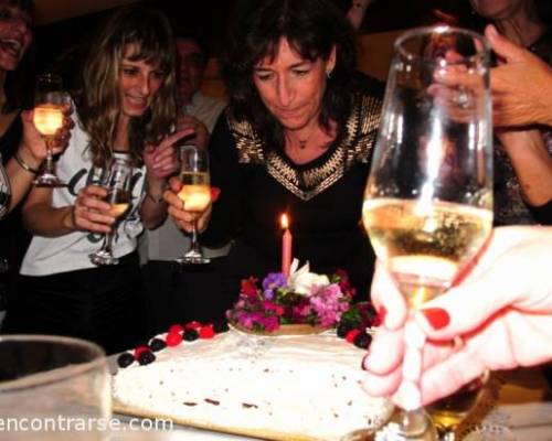 bueno...cómo era primero tenia que pedir ..ah no cierto primero era lo otro...bueno que se yo que se cumpla como viene la cosa y listo!! gracias amigos!!!!} :Encuentro Grupal Cumple de Ceci en CHAMPS ELYSEES - Nuñez