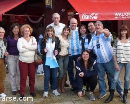 Gracias amigos!!!...Nos reencontramos para hinchar...dentro de 4 años!!!  Vamos Argentina!!! :Encuentro Grupal LA FINAL DEL MUNDIAL 2014 EN VICENTE LOPEZ