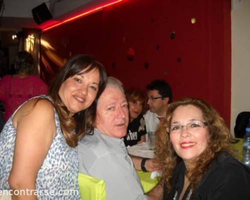 Mony y Oscar Me encanta haberlos visto  !!!! :Encuentro Grupal !! NOCHE DE PEPEPEPEPPEPEP!! FIESTA....FIESTA...