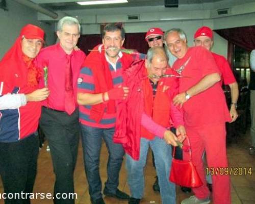 12717 91 LA NOCHE DE ROJO EN EL CLUB DE LOS VIERNES Y FESTEJAMOS EL CUMPLE DE LOLI7 Y DE ROKY10