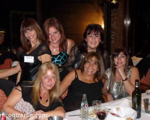 cuantas bellas damas  :Encuentro Grupal Cumple de Bettina en CHAMPS ELYSEES