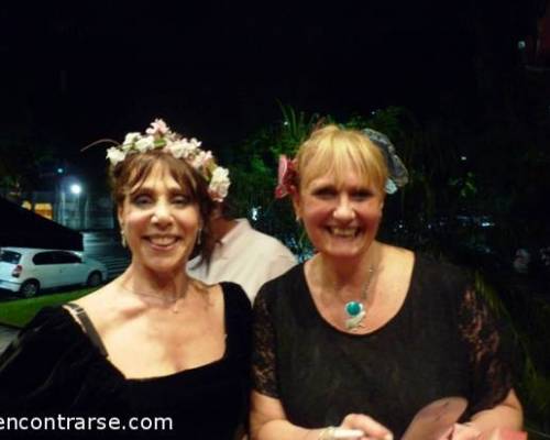 hermosa foto! :Encuentro Grupal Cumple de Bettina en CHAMPS ELYSEES